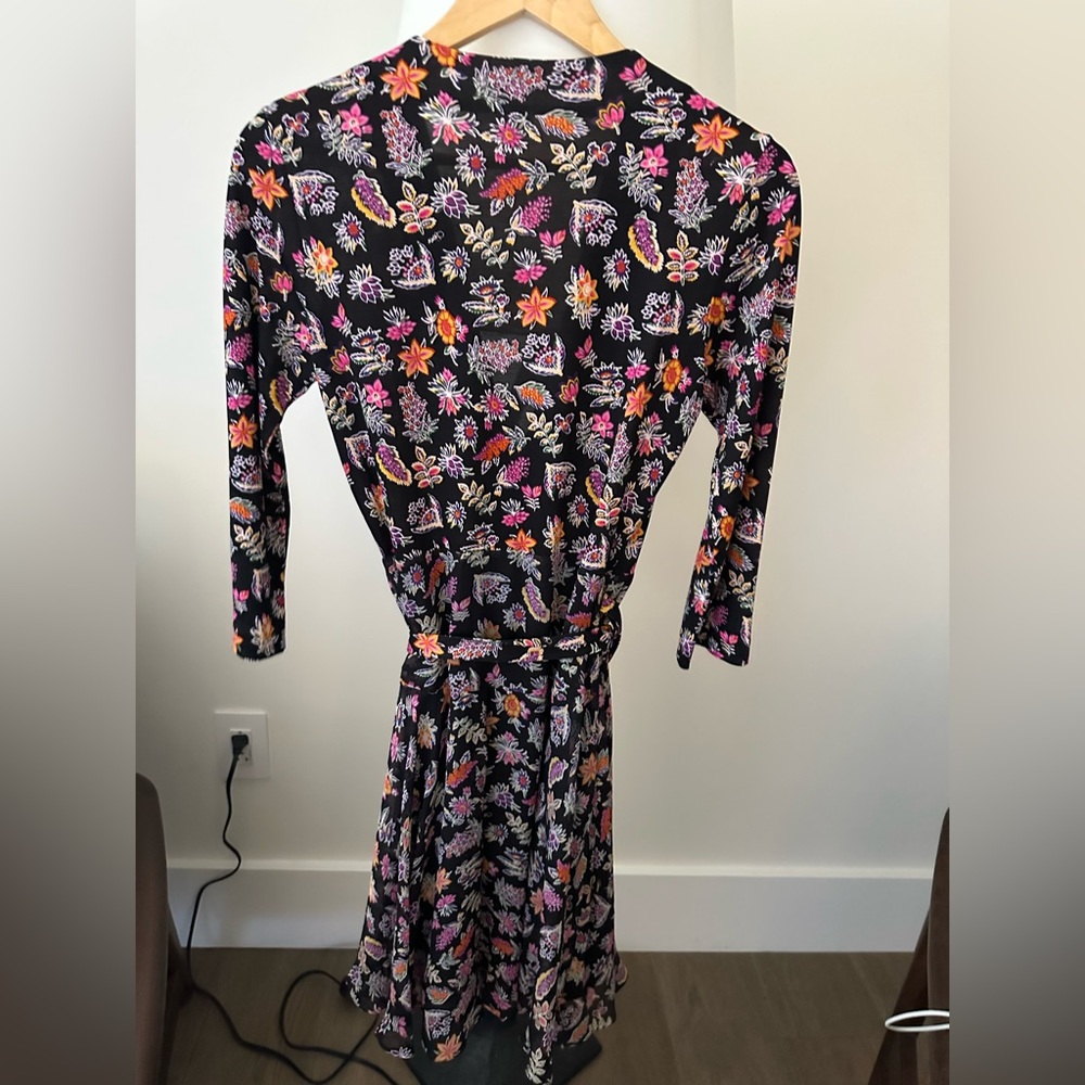 Diane von Furstenberg Julian Abstract Silk Wrap Dress 6 - Picture 13 of 15